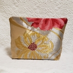 帯リメイク  豪華な花の刺繍 マチ付き大きめポーチ