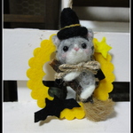 ＊ハロウィン　ほうきに乗ったねこちゃん　リース風壁掛け＊