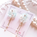 再々販 ホワイト×ペールブルー｡*:ﾟ･⑅*॰¨̮♡揺れるパール紫陽花ピアス/イヤリング