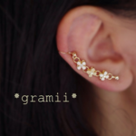 お花畑のピアス(ホワイト×イエロー)