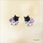 黒猫とお花の小ぶりなピアス/薄紫