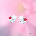 白猫とお花の小ぶりなピアス/赤