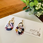 ゴールドとアクリルパーツのピアス