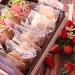 ☆期間限定販売☆見た目も可愛い！いちごケーキとクッキーのセット