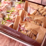 ☆期間限定☆見た目も可愛い！いちごケーキとクランブルクッキーのセット