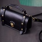 本革手作りのお出かけ肩掛けトート ショルダーバッグ　2WAY 鞄　小さい