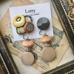 《Queenシリーズ》ボタンピアス/イヤリング