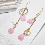 桜の花びらひらひらピアス...♪*ﾟ