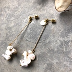 淡水パール の ロング アシンメトリー ピアス or イヤリング