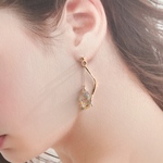 レジン×カラフルガラス×ゴールドバー ピアス