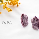 すみれ色ビーズ刺繍ピアス