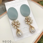 春٭❀* オーバル ✕ フラワー ✕ パール ピアス/イヤリング