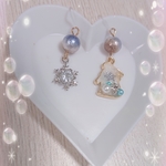 送料無料雪うさぎのアシンメトリーピアス/イヤリング