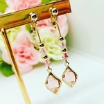 【再販】スワロフスキービーズとしずくが揺れる🌸イヤリング／ピアス