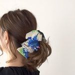 ＊バナナクリップ flower blue＊下から挟んでとめるだけ 簡単ヘアアレンジ