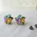 優しい色したブーケのピアス/イヤリング