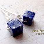 *再販*星空ラピスラズリのコロコロキューブ一粒ピアス