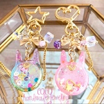 sale【左側　シャボンカラー】シャカシャカうさぎキーホルダー