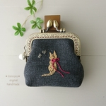 リボン猫の刺繍 帆布のがま口財布 (スクエア)   コットンパール付き♪       