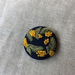 ミモザのリース  花紺 刺繍ブローチ  