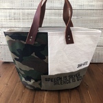 丸底トートバッグ。帆布×デニムリメイク×迷彩柄、Sサイズ