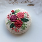 刺繍ブローチ
