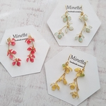 ゆらゆら揺れるお花の耳飾り(イヤリング・ピアス)