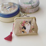 ＊手刺繍がま口コインケース＊猫 （三毛猫）