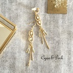 *再販*×2デザインnew!【送料無料】❤️スタイリッシュなgoldchain 樹脂ポストピアス/ばね式イヤリング❤️