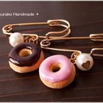 再々販◆チョコがけドーナツのピンブローチ◆パールを添えて◆