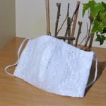 【受注制作】ガーゼのふんわり立体マスク（白レース刺しゅう）サイズ選択可能 