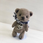 ハンドメイドリアルテディベア風クマあみぐるみ羊毛フェルト一部使用キーホルダー&バッグチャーム&ストラップ加工可能