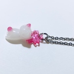 ぶら下がり桜猫さんネックレス