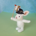 羊毛フェルトの五月人形　鯉のぼりを持つ子うさぎちゃん