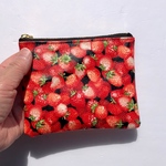 感謝セール品❤️いちごいちご🍓便利ラミネート ミニポーチ