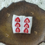 イチゴサンドの刺繍ブローチ【受注制作】