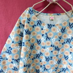 北欧フラワー模様ゆったりワンピース サックス 