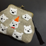 シロクマさん柄刺繍がま口ポーチ