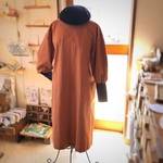 羽織りにもなる割烹着