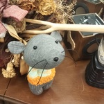 ぽっけに手 ねずみ ぬいぐるみ