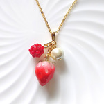 ベリーのネックレス（ゴールド）【受注販売】