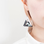 triangle cubeピアス/イヤリング(monotone)