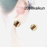 シンプル、ヘキサゴンピアス643べっ甲風ピアス　イヤリング　