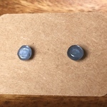 プチ！カイヤナイトの原石ピアス-1番-