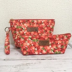 《専用》苺   ストラップ付きポーチ　ペンケース