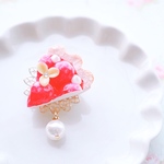 いちごたっぷり♡ぷちタルトのブローチ