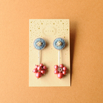 ＜titi～ナンデモナイヒノ耳飾～＞刺繍ピアス◎薄花色の耳飾り◎アレルギー対応/ロングポスト変更可能