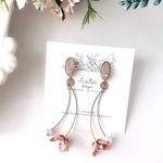 Swing flowers＊ ピアス/イヤリング [ピンク]