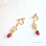 再販3✨いちご🍓と二つの花✨のイヤリング