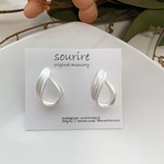 シルバー ツイストデザインピアス